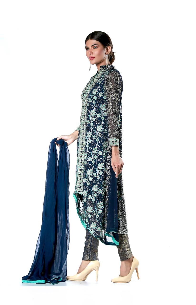 “Zar-e-Gul” Crinkle Embroidered Maxi Set (Design 9)