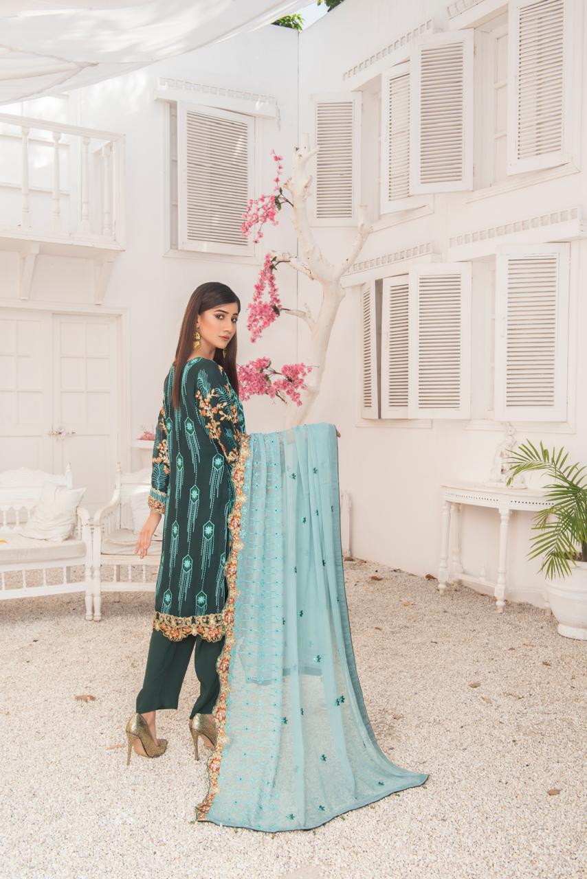 Elegant Crinkle Ensemble – Luxe Festive Edit (Design 2)