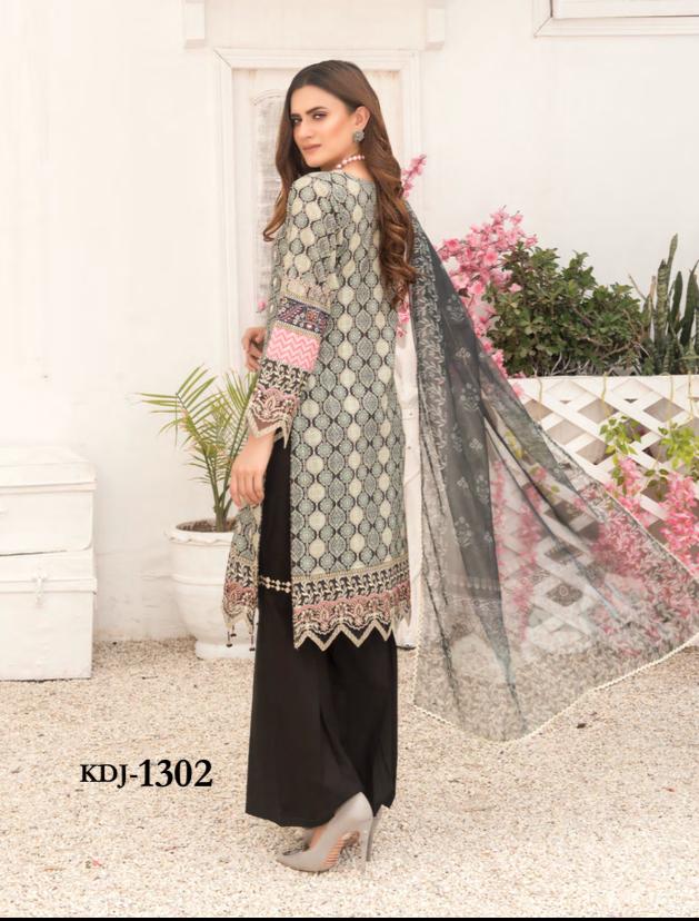 Summer Luxe Lawn Suit – Digital Print with Chiffon Dupatta (21)