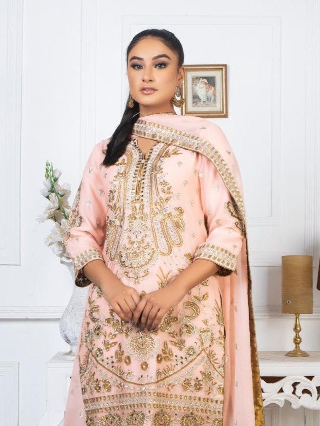 Pure Crinkle Suit – Elegant Festive Edition (KDJ 702)