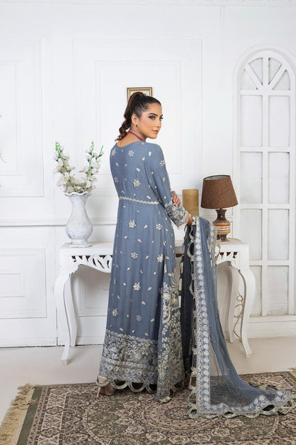 “Noor-e-Raahat” Pure Crinkle Maxi Set – Luxe Festive Edit (2744)